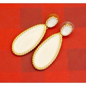 Vintage Beige Teardrop Gold Tone Dangle Earrings by Napier - O29